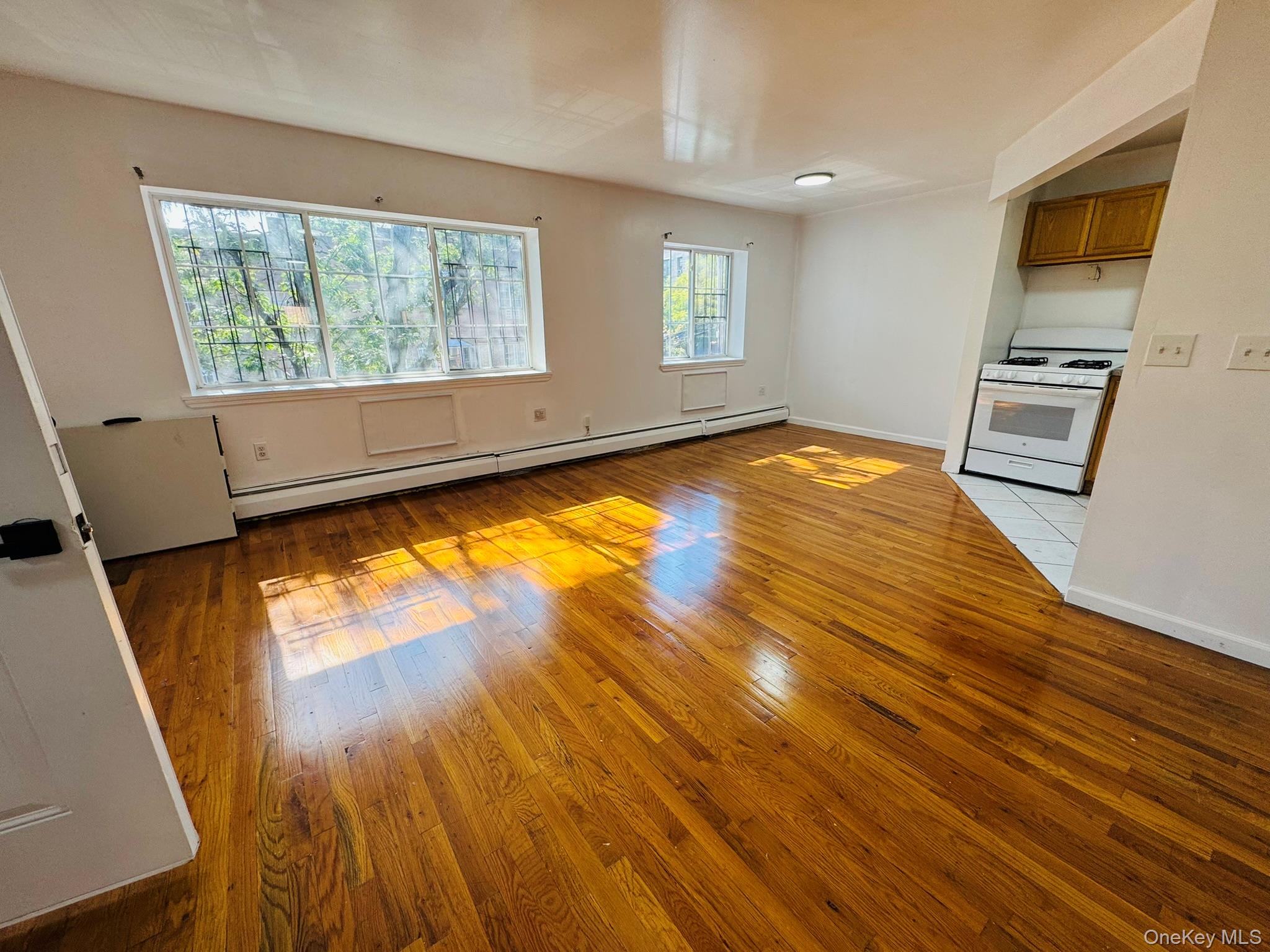 #1 photo, 53 W 192nd Street, Bronx , NY 10468