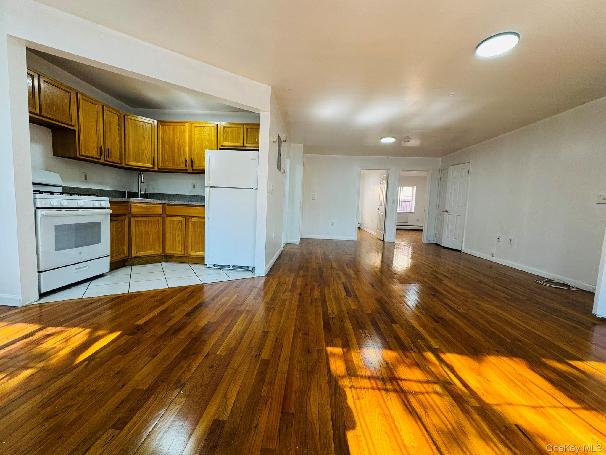 #3 photo, 53 W 192nd Street, Bronx , NY 10468