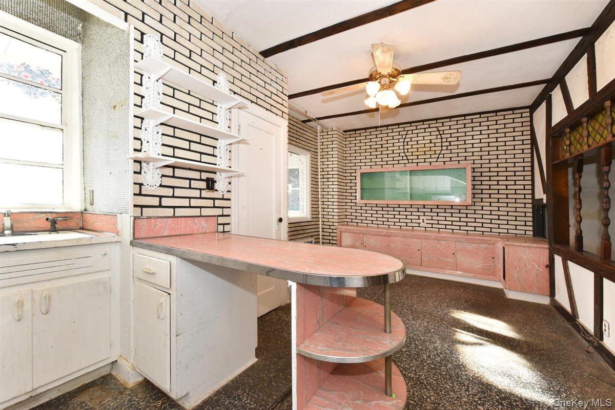 #8 photo, 222 Avenue V, Бруклин ‖ Brooklyn , NY 11223