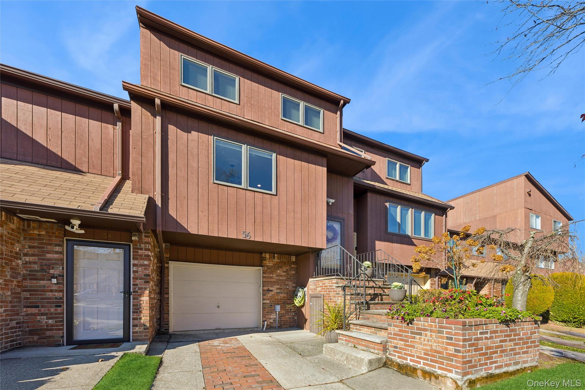 #1 photo, 56 Stonegate Drive, स्टेटन द्वीप Staten Island , NY 10304