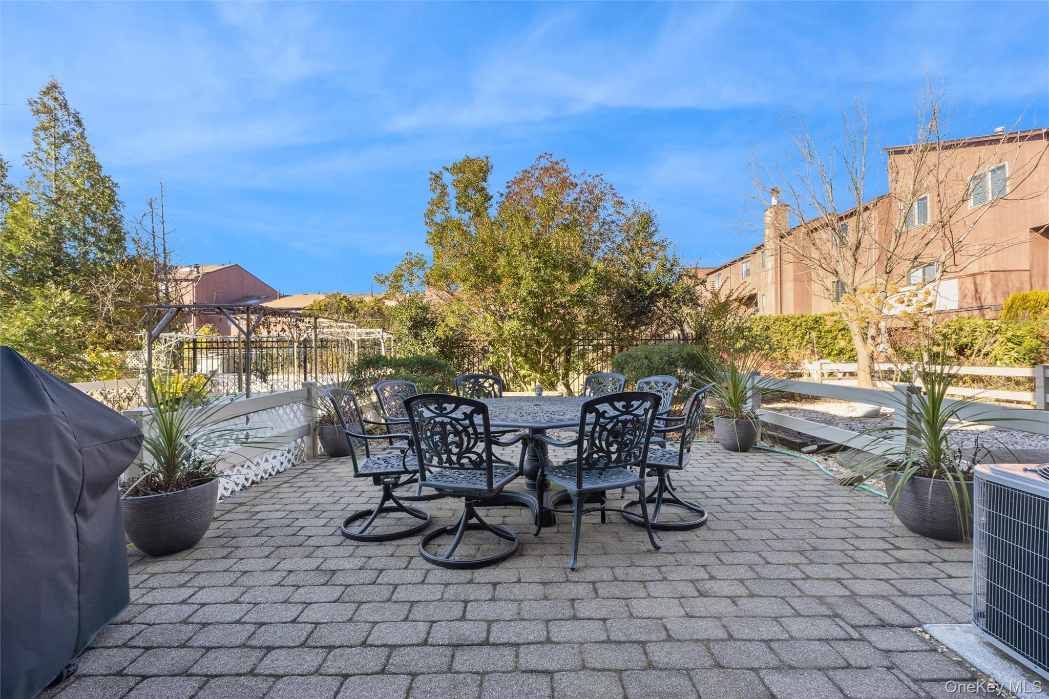 #12 photo, 56 Stonegate Drive, स्टेटन द्वीप Staten Island , NY 10304