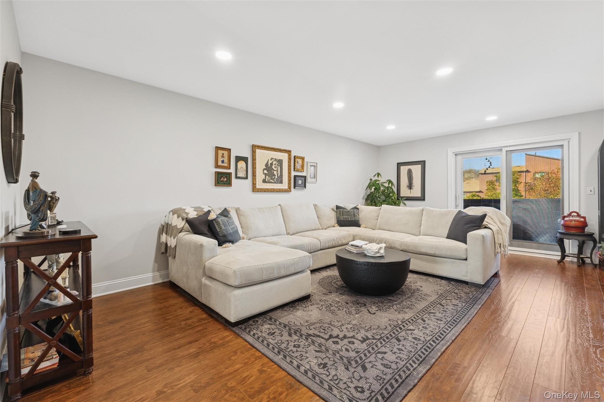 #2 photo, 56 Stonegate Drive, स्टेटन द्वीप Staten Island , NY 10304