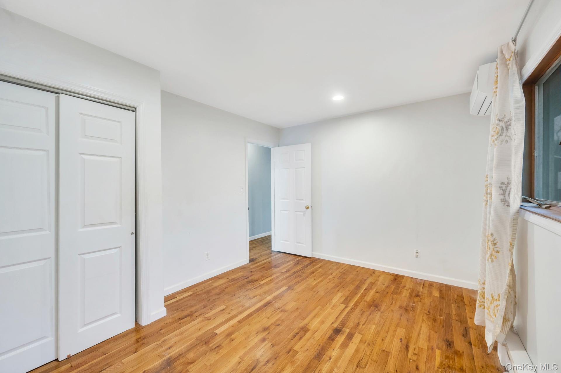 #14 photo, 47 Pearsall Place, सफ़ोक काउंटी Deer Park , NY 11729