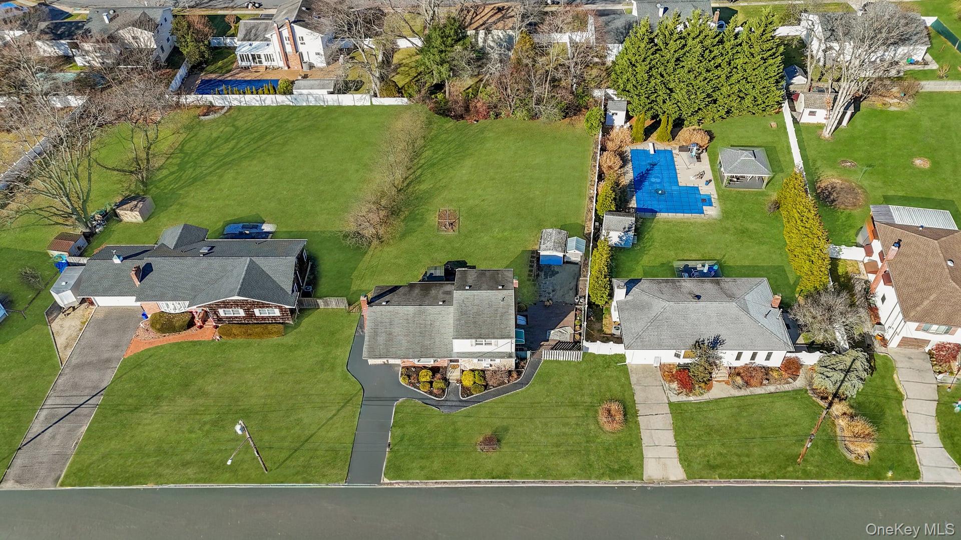 #3 photo, 47 Pearsall Place, सफ़ोक काउंटी Deer Park , NY 11729