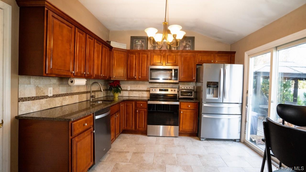 #6 photo, 4 Galaxie Lane, 롱 아일랜드 Selden , NY 11784