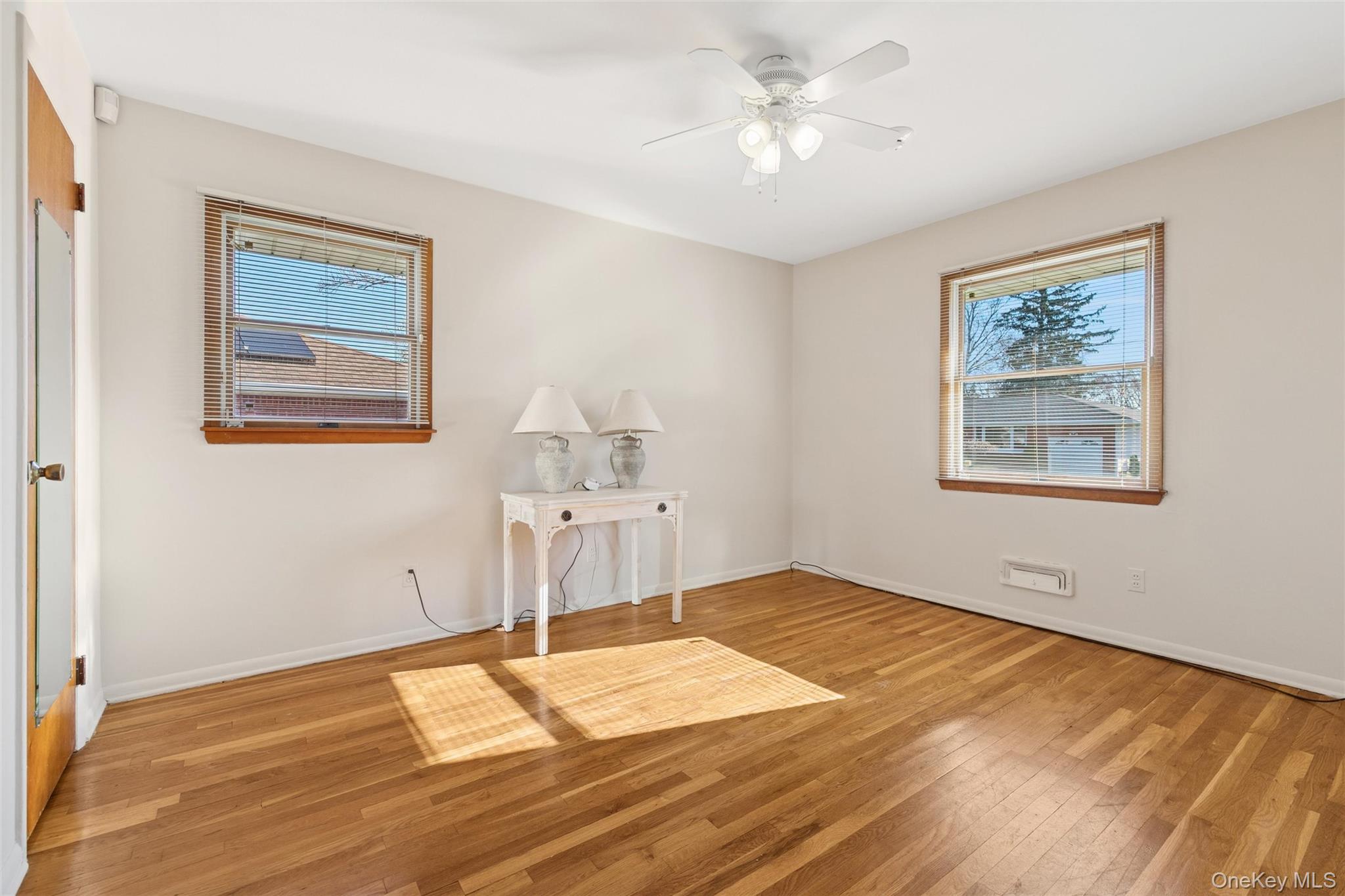 #18 photo, 7 Joyce Lane, Commack , NY 11725