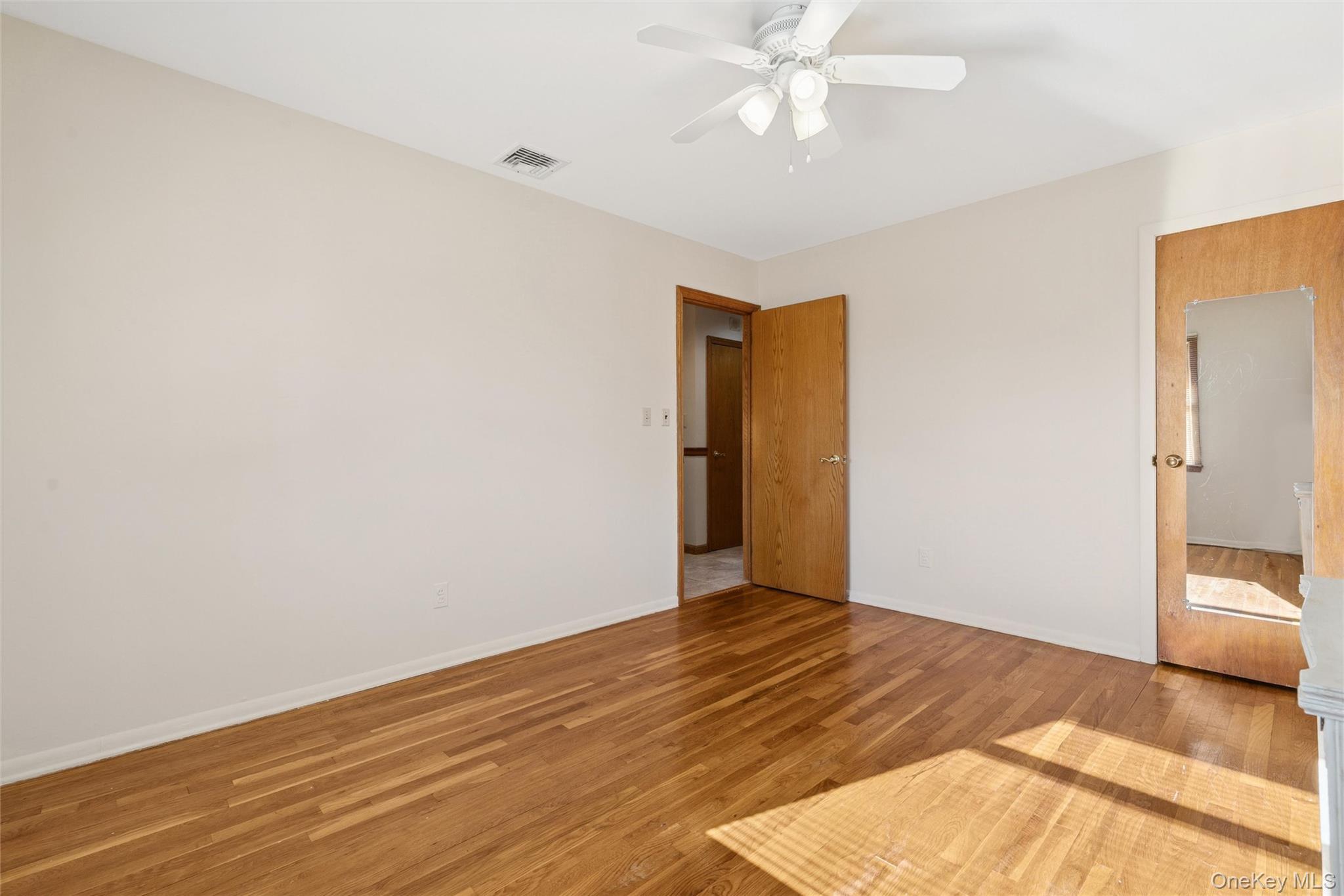 #19 photo, 7 Joyce Lane, Commack , NY 11725