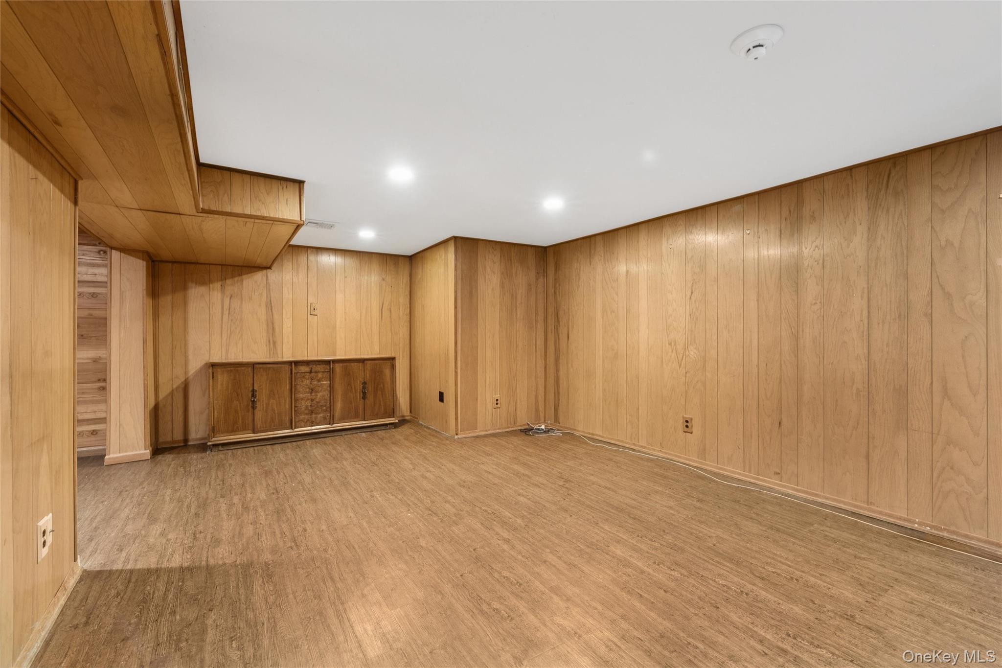 #20 photo, 7 Joyce Lane, Commack , NY 11725