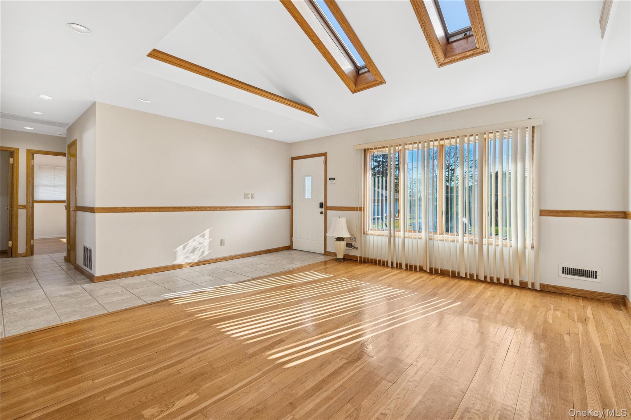 #3 photo, 7 Joyce Lane, Commack , NY 11725