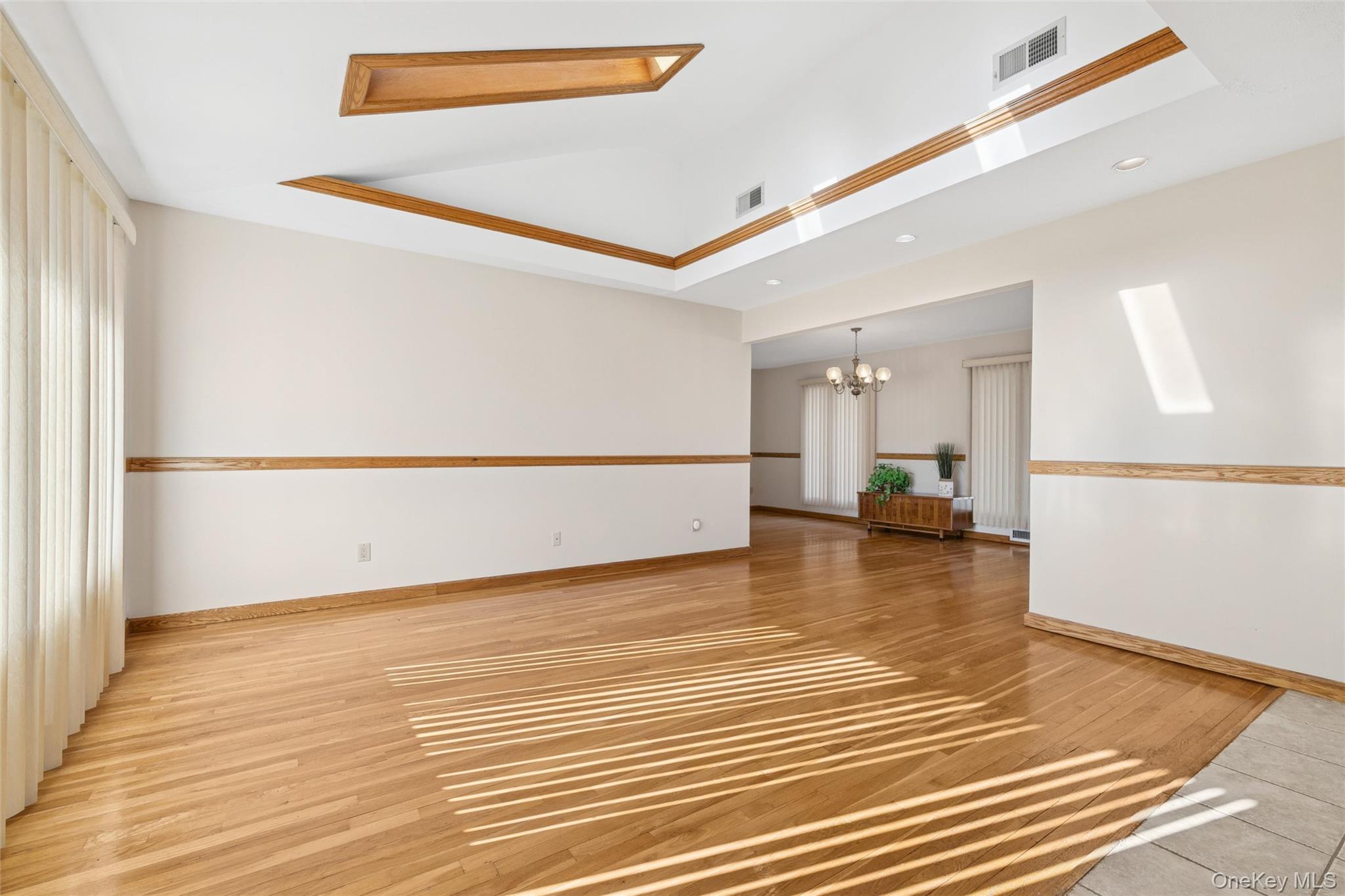 #4 photo, 7 Joyce Lane, Commack , NY 11725