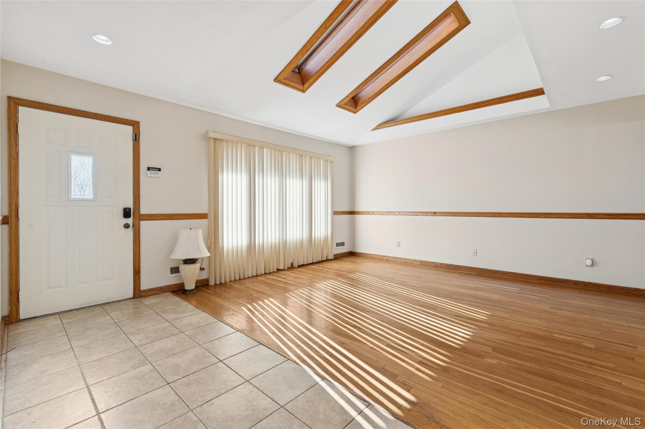 #5 photo, 7 Joyce Lane, Commack , NY 11725