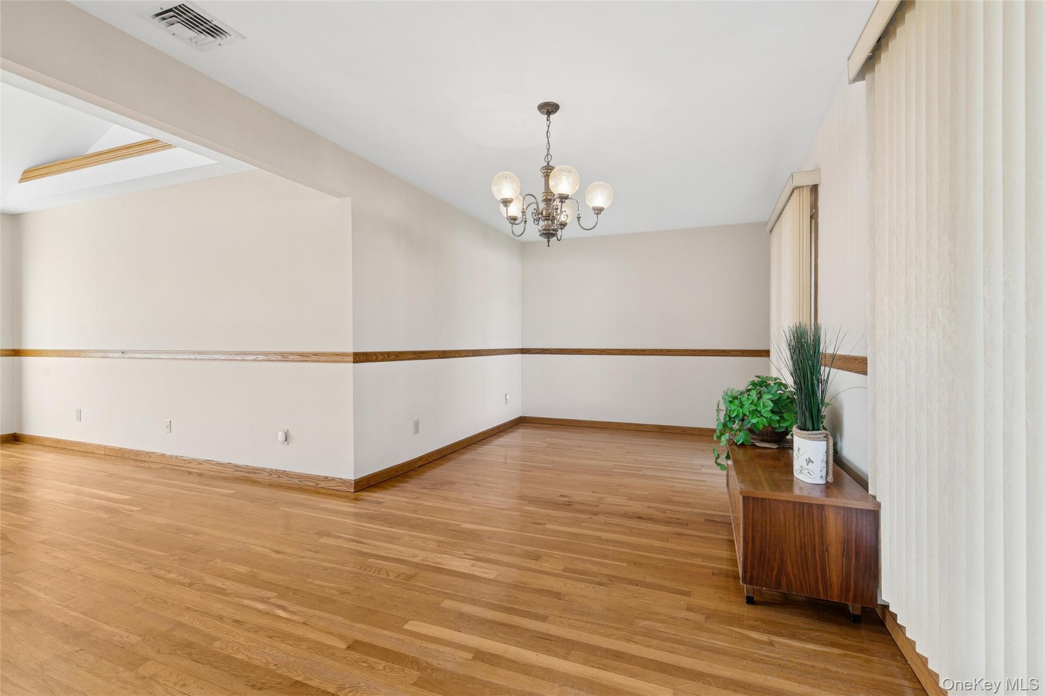 #7 photo, 7 Joyce Lane, Commack , NY 11725