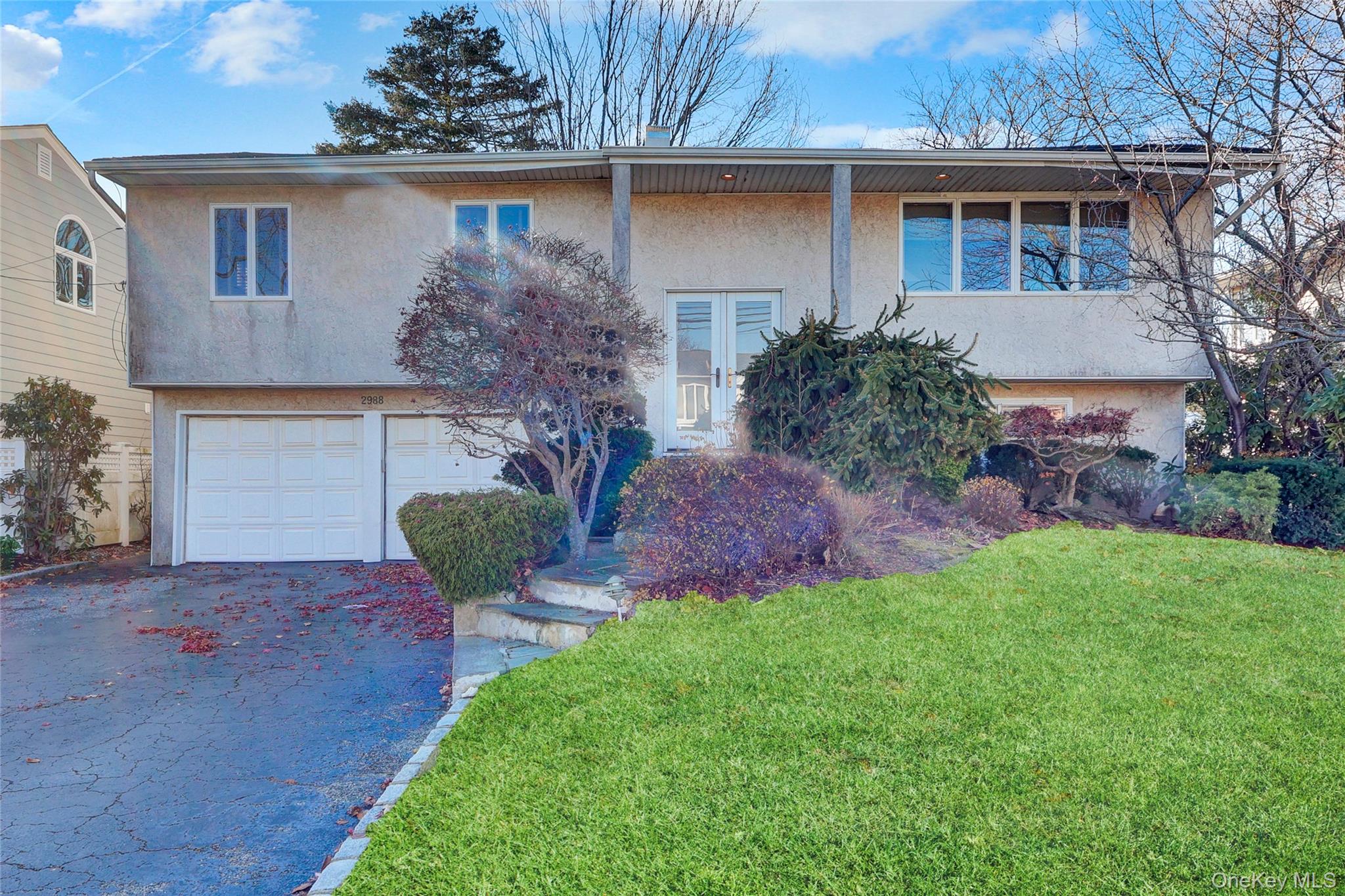 #1 photo, 2988 Bond Drive, Нассау ‖ Merrick , NY 11566