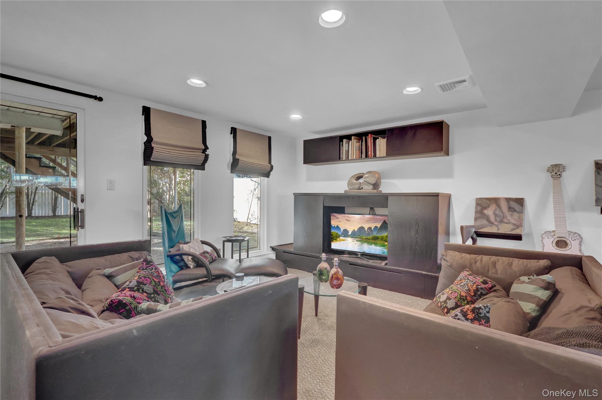 #17 photo, 2988 Bond Drive, Нассау ‖ Merrick , NY 11566