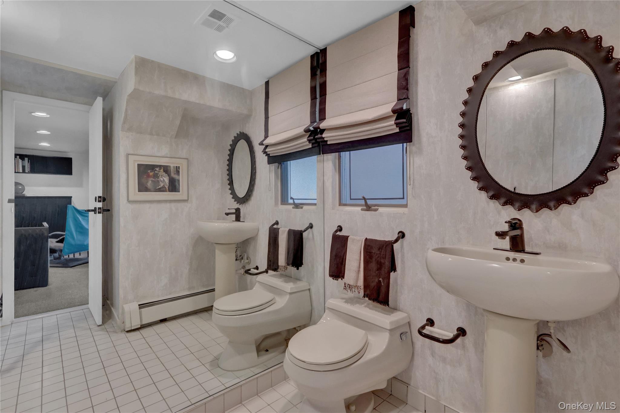 #20 photo, 2988 Bond Drive, Нассау ‖ Merrick , NY 11566