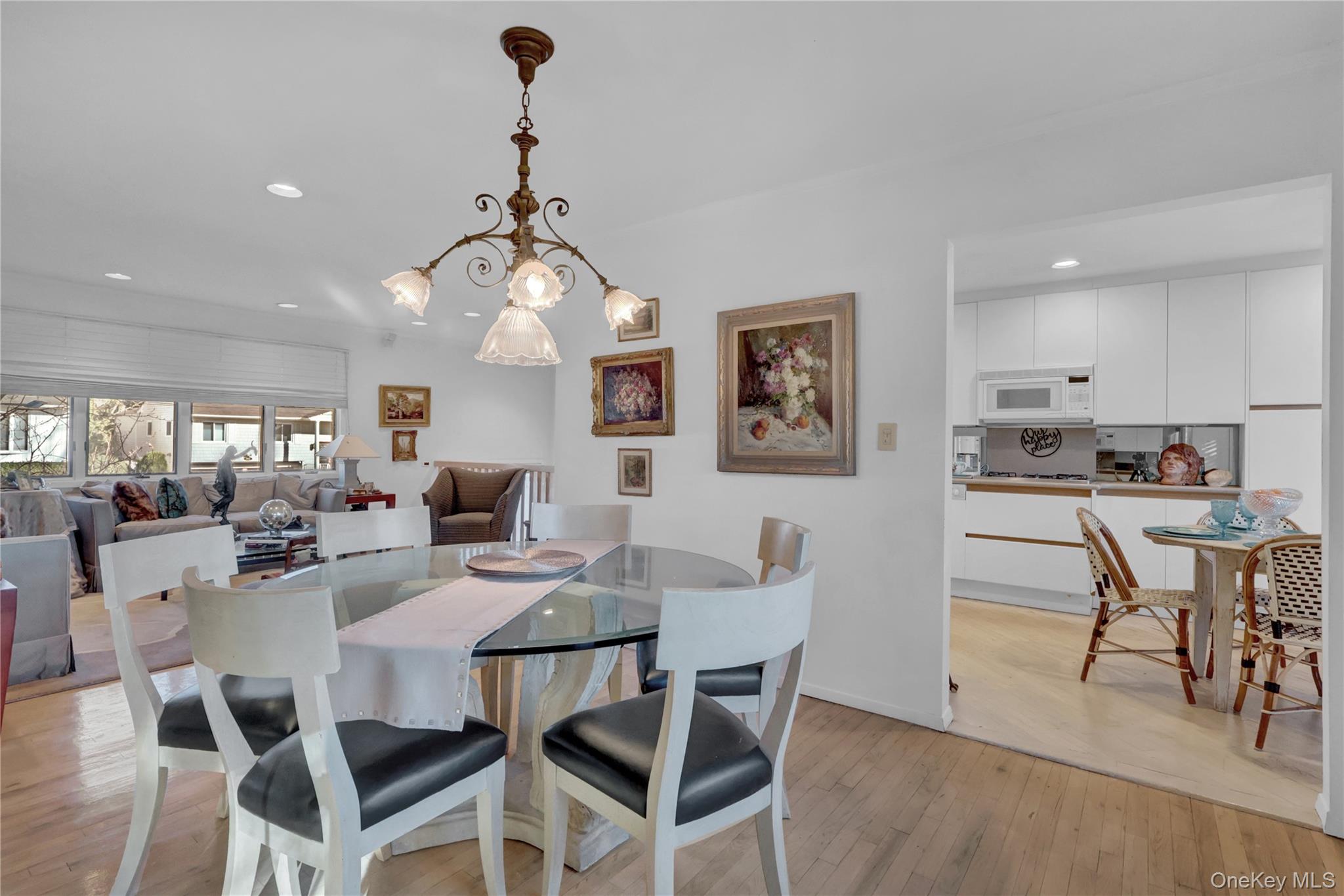 #5 photo, 2988 Bond Drive, Нассау ‖ Merrick , NY 11566