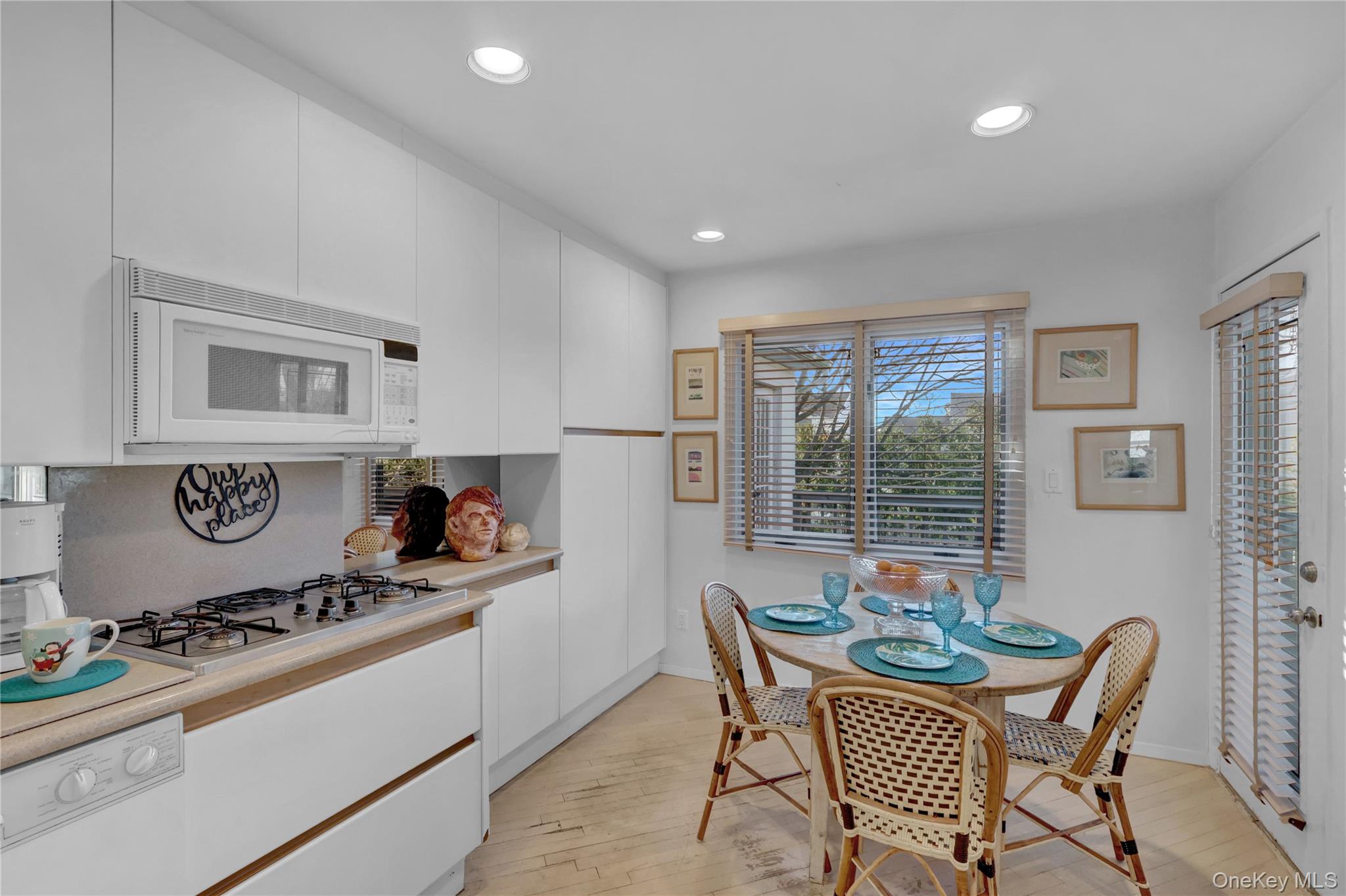 #8 photo, 2988 Bond Drive, Нассау ‖ Merrick , NY 11566