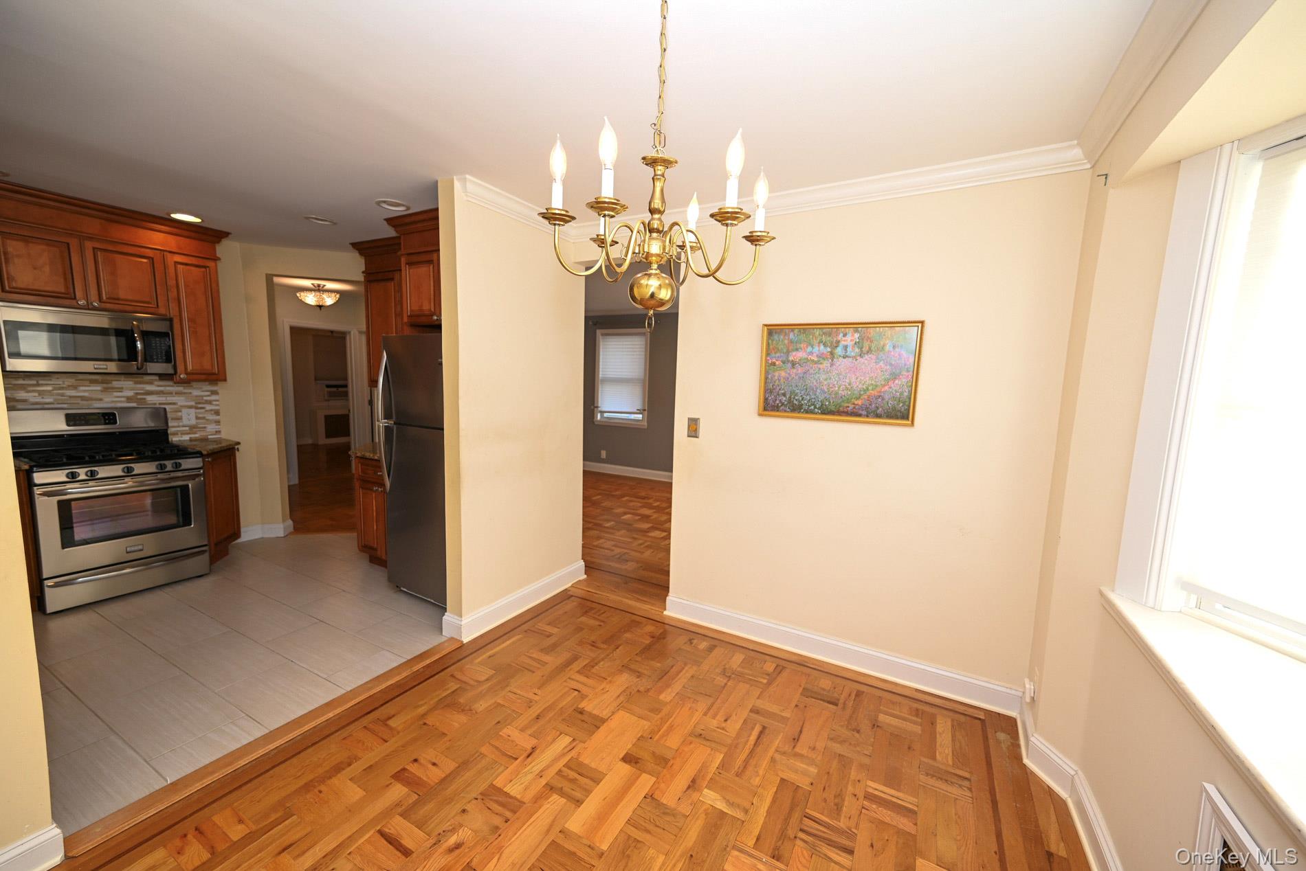 #14 photo, 249 Grange Street, ناسو Franklin Square , NY 11010