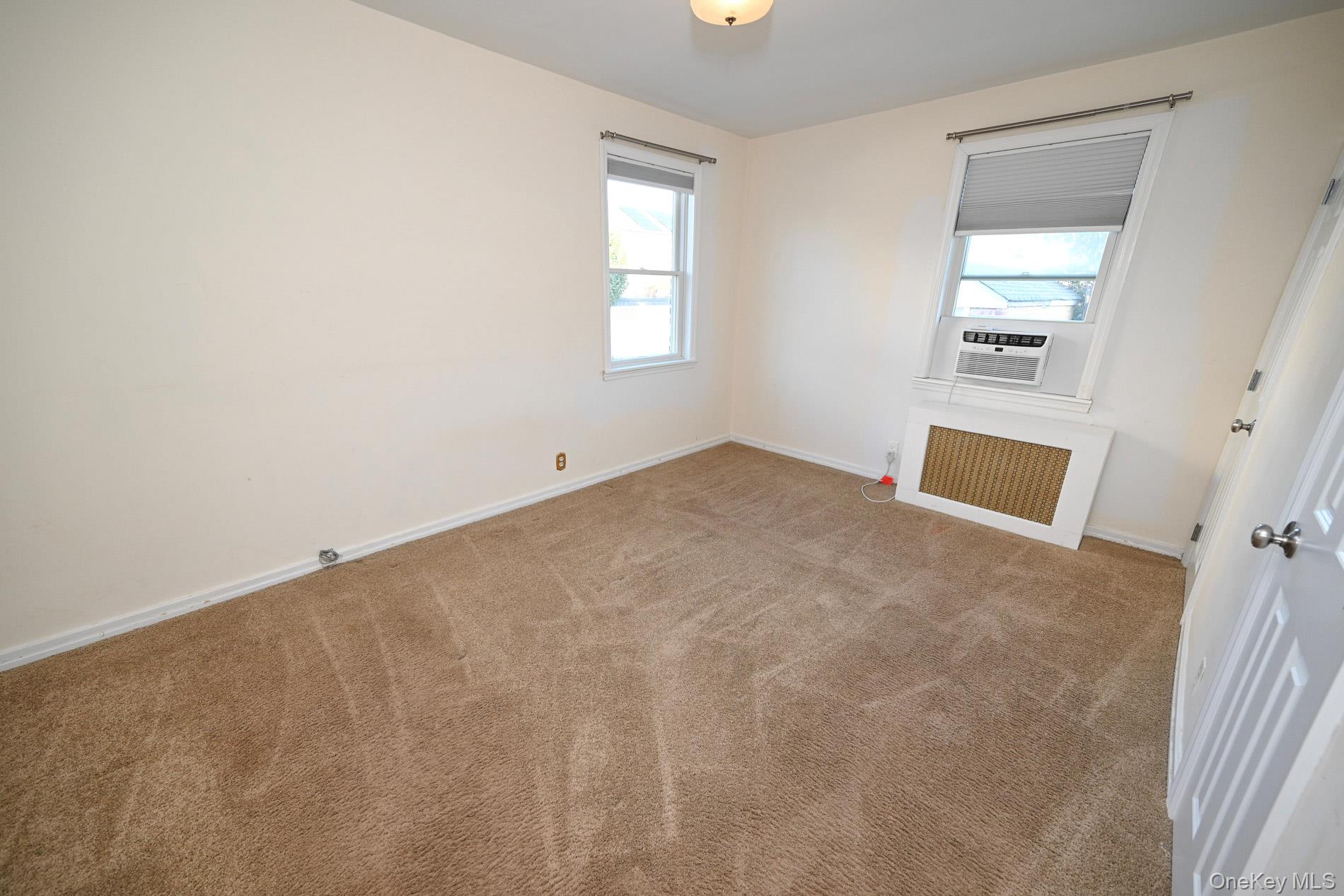 #17 photo, 249 Grange Street, ناسو Franklin Square , NY 11010