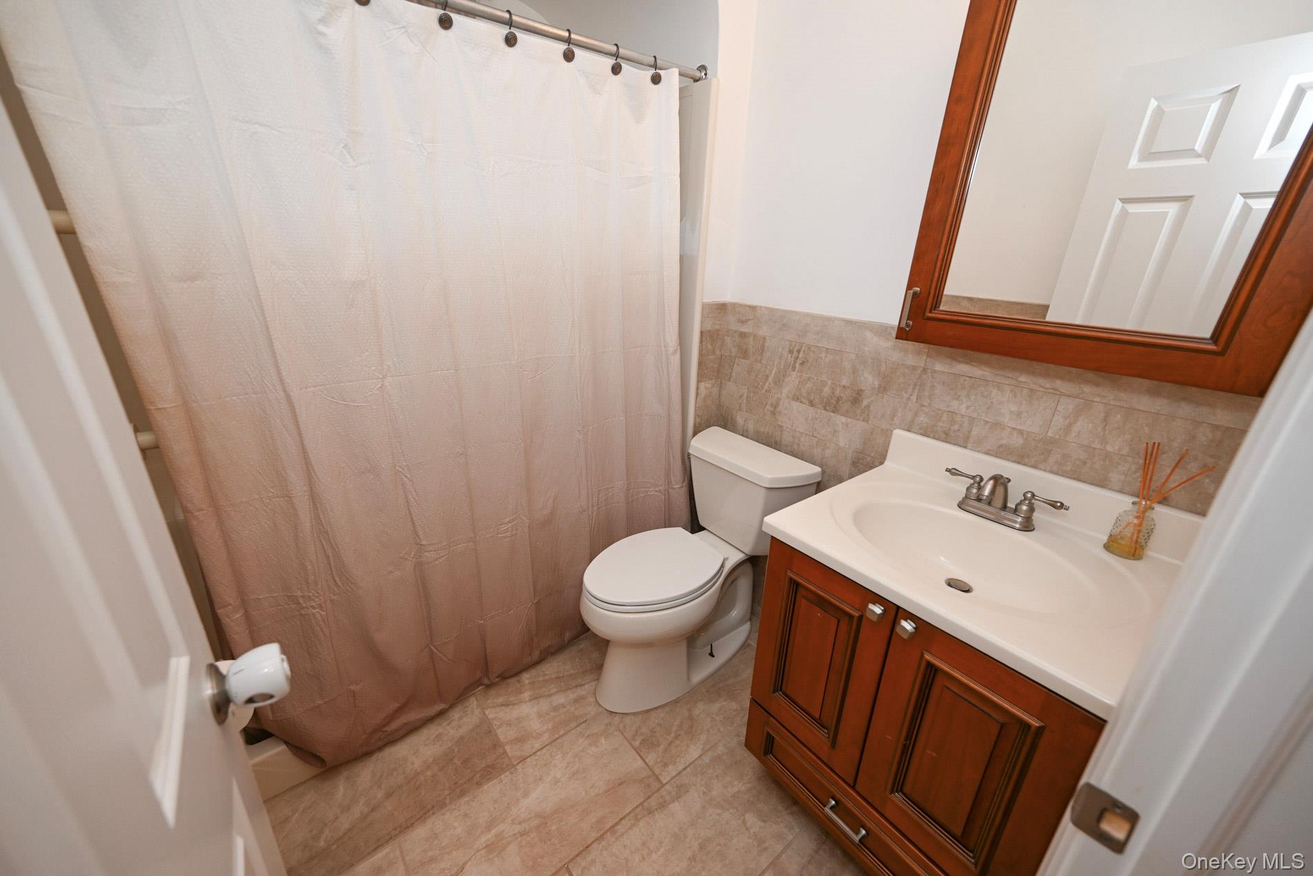 #18 photo, 249 Grange Street, ناسو Franklin Square , NY 11010