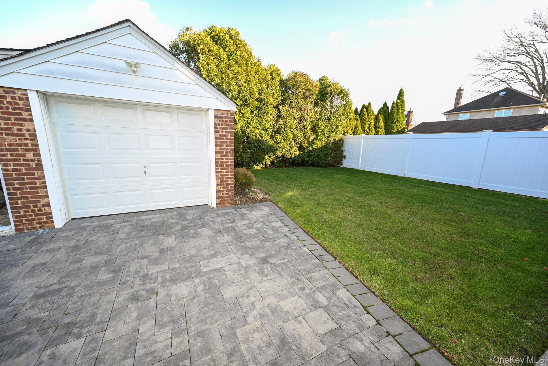 #7 photo, 249 Grange Street, ناسو Franklin Square , NY 11010