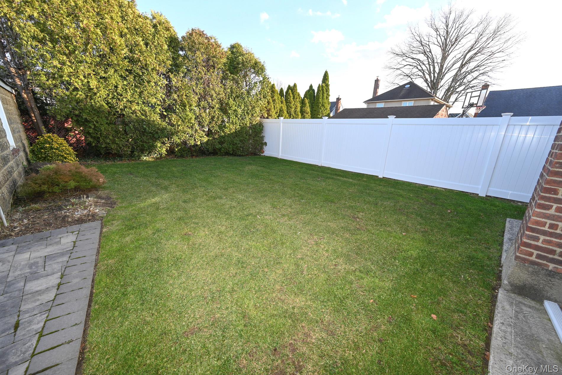 #8 photo, 249 Grange Street, ناسو Franklin Square , NY 11010