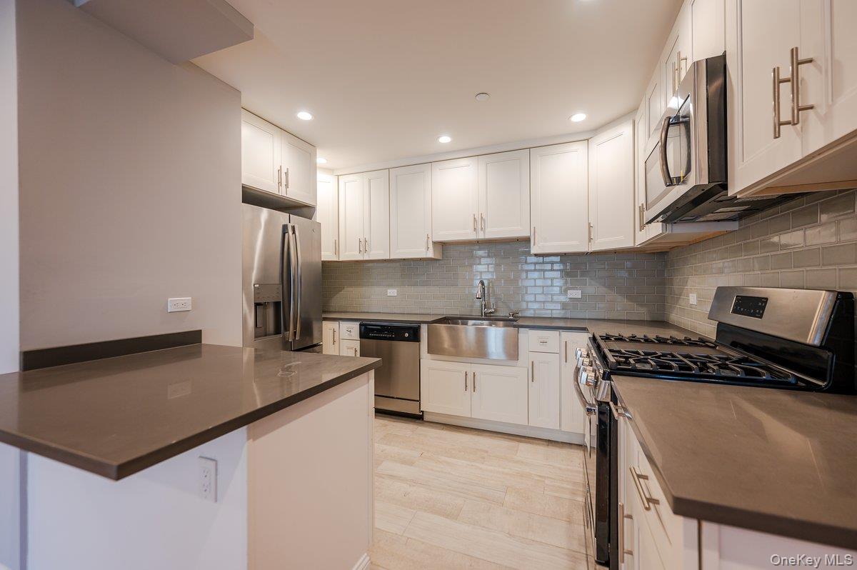 #10 photo, 661 W Broadway, מחוז נסאו Long Beach , NY 11561