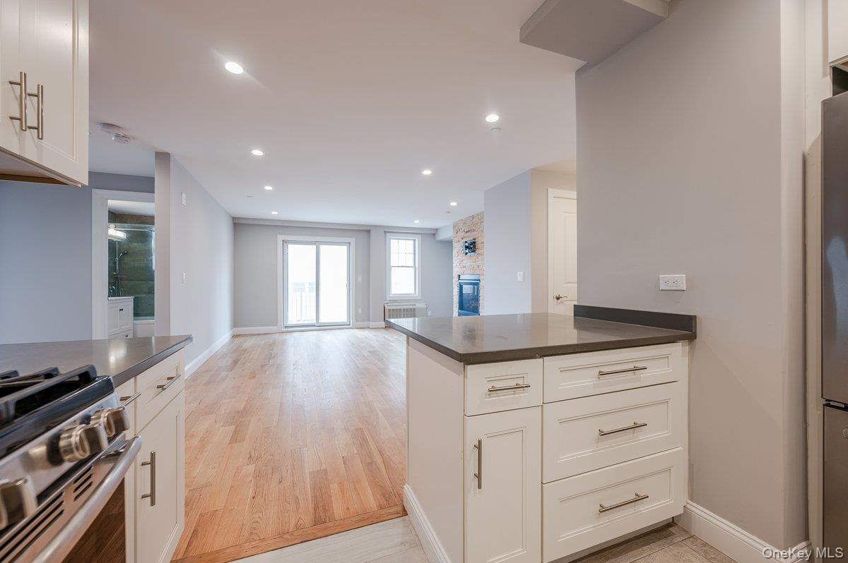 #12 photo, 661 W Broadway, מחוז נסאו Long Beach , NY 11561