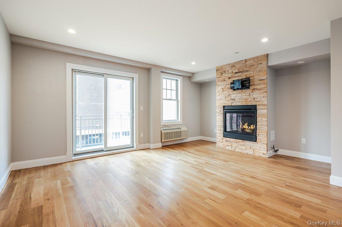 #8 photo, 661 W Broadway, מחוז נסאו Long Beach , NY 11561