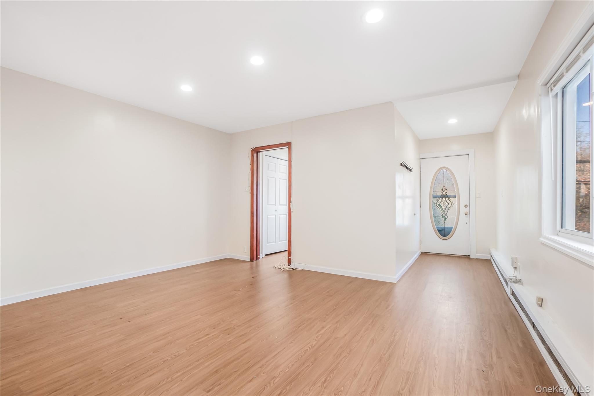 #4 photo, 43-39 247th Street, Little Neck , NY 11363