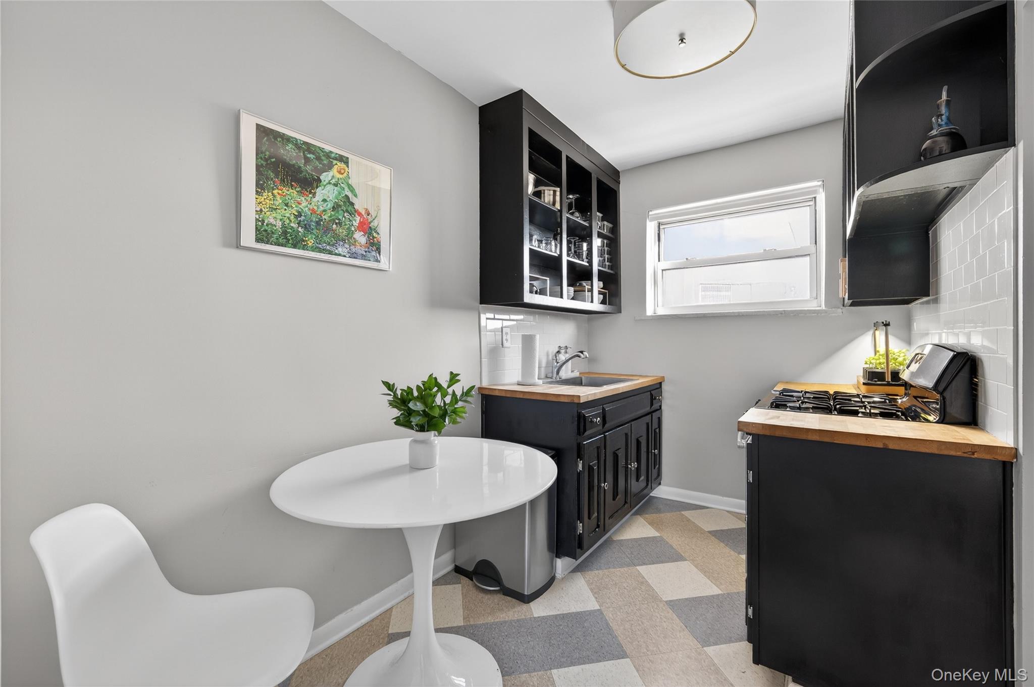 #7 photo, 360 Stewart Avenue, 롱 아일랜드 Garden City , NY 11530