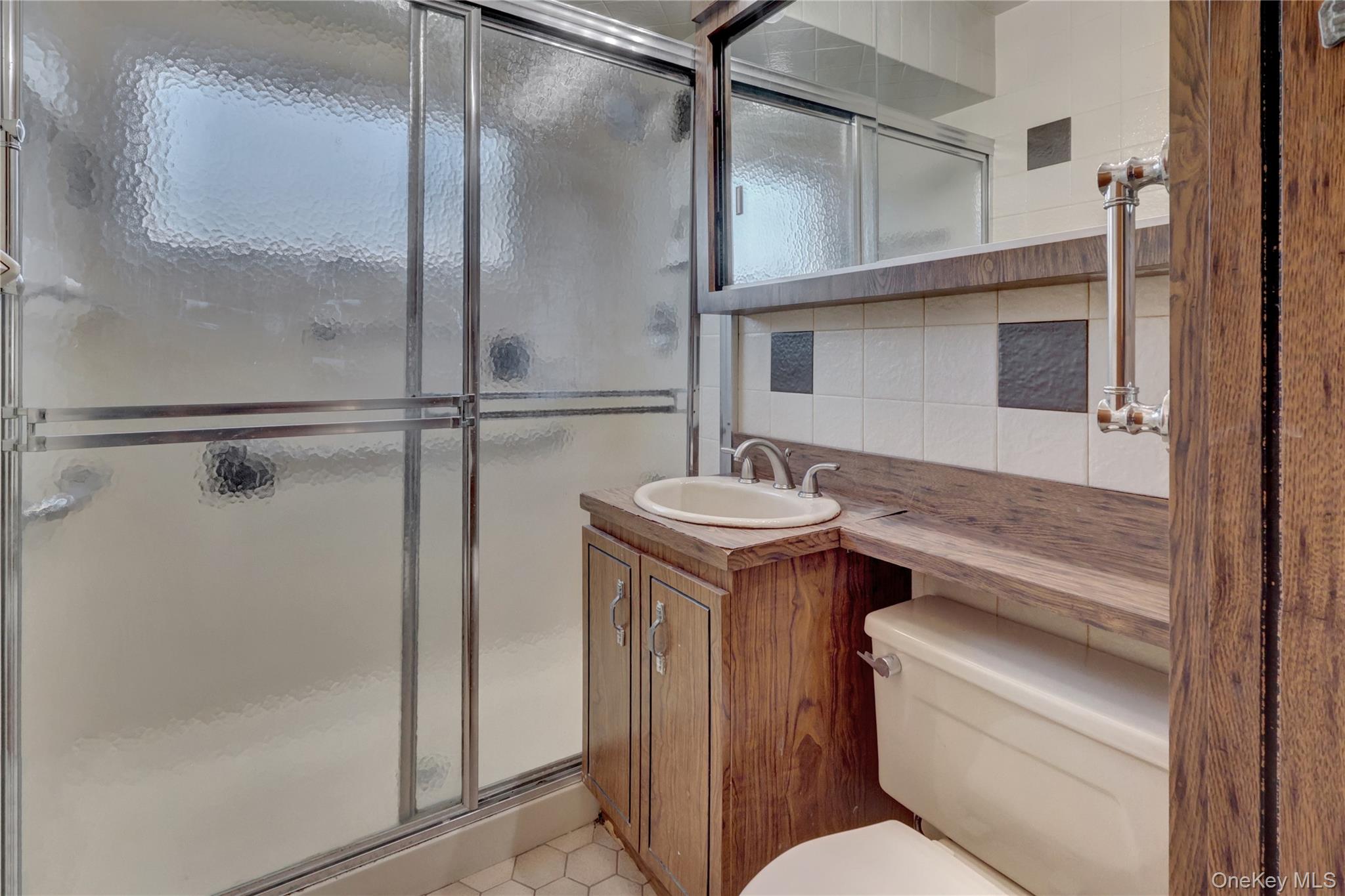 #18 photo, 2 Welcome Lane, नासाउ काउंटी Hempstead , NY 11793