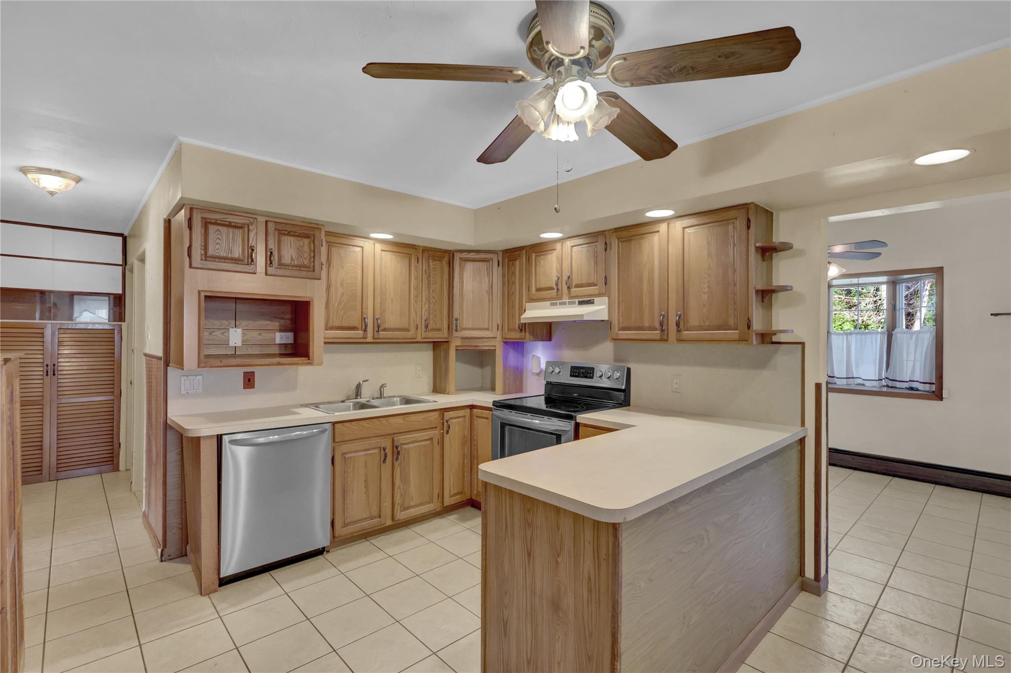 #7 photo, 2 Welcome Lane, नासाउ काउंटी Hempstead , NY 11793