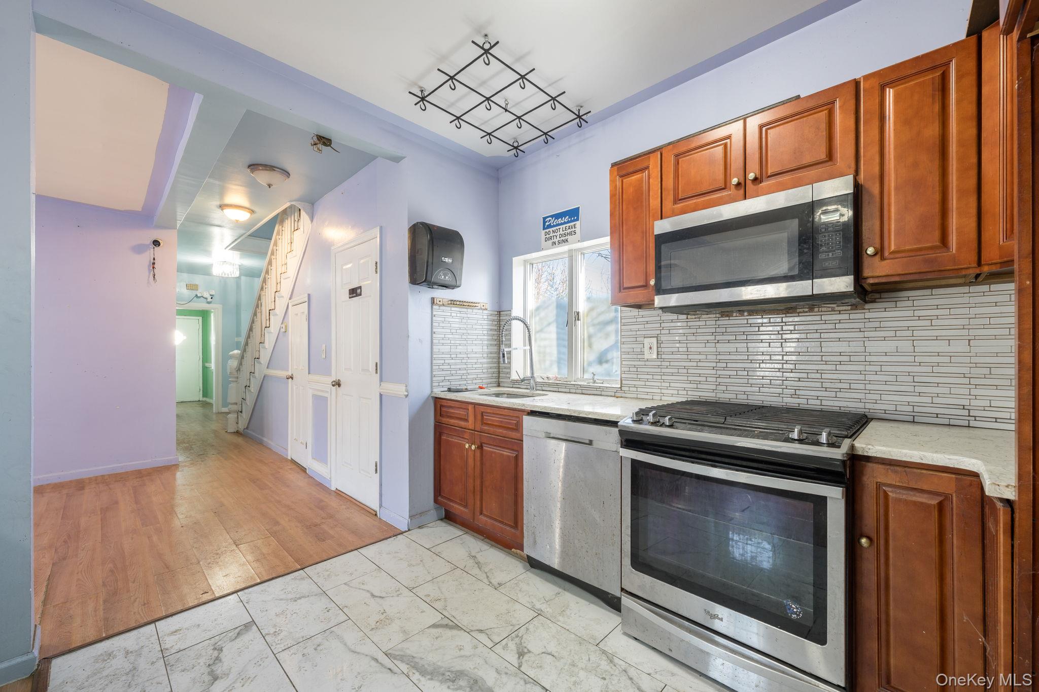 #14 photo, 2214 Hermany Avenue, 브롱크스 Bronx , NY 10473