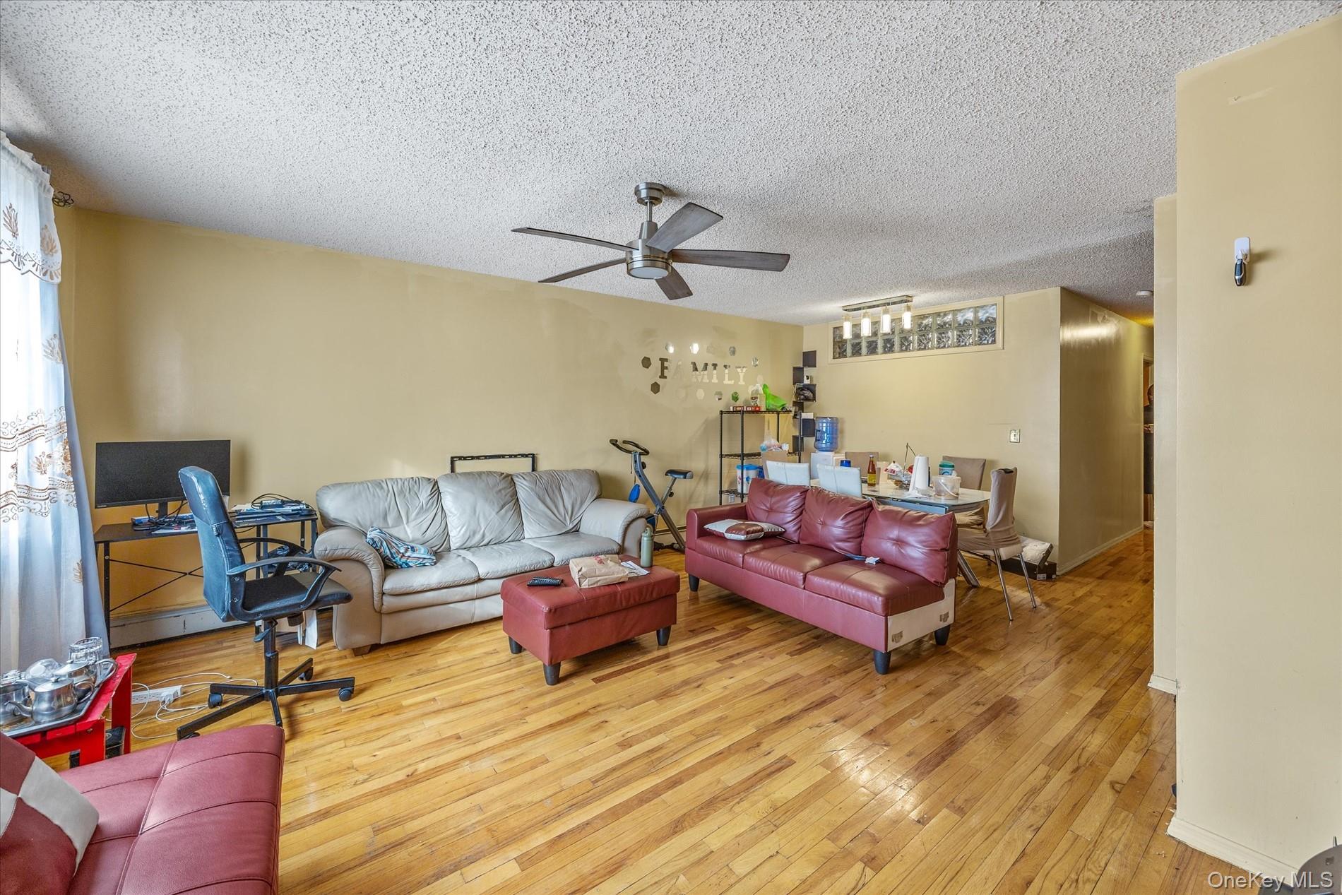 #3 photo, 657 E 102nd #8 Street, הברונקס Brooklyn , NY 11236