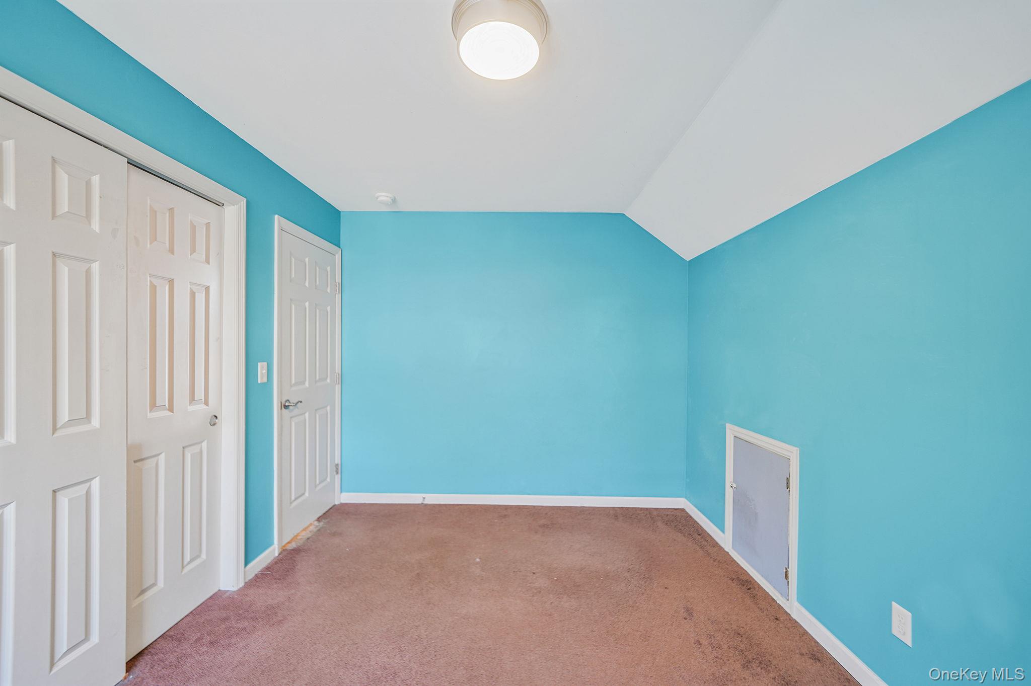 #18 photo, 176 Bedford Avenue, 东长岛 Mastic , NY 11950