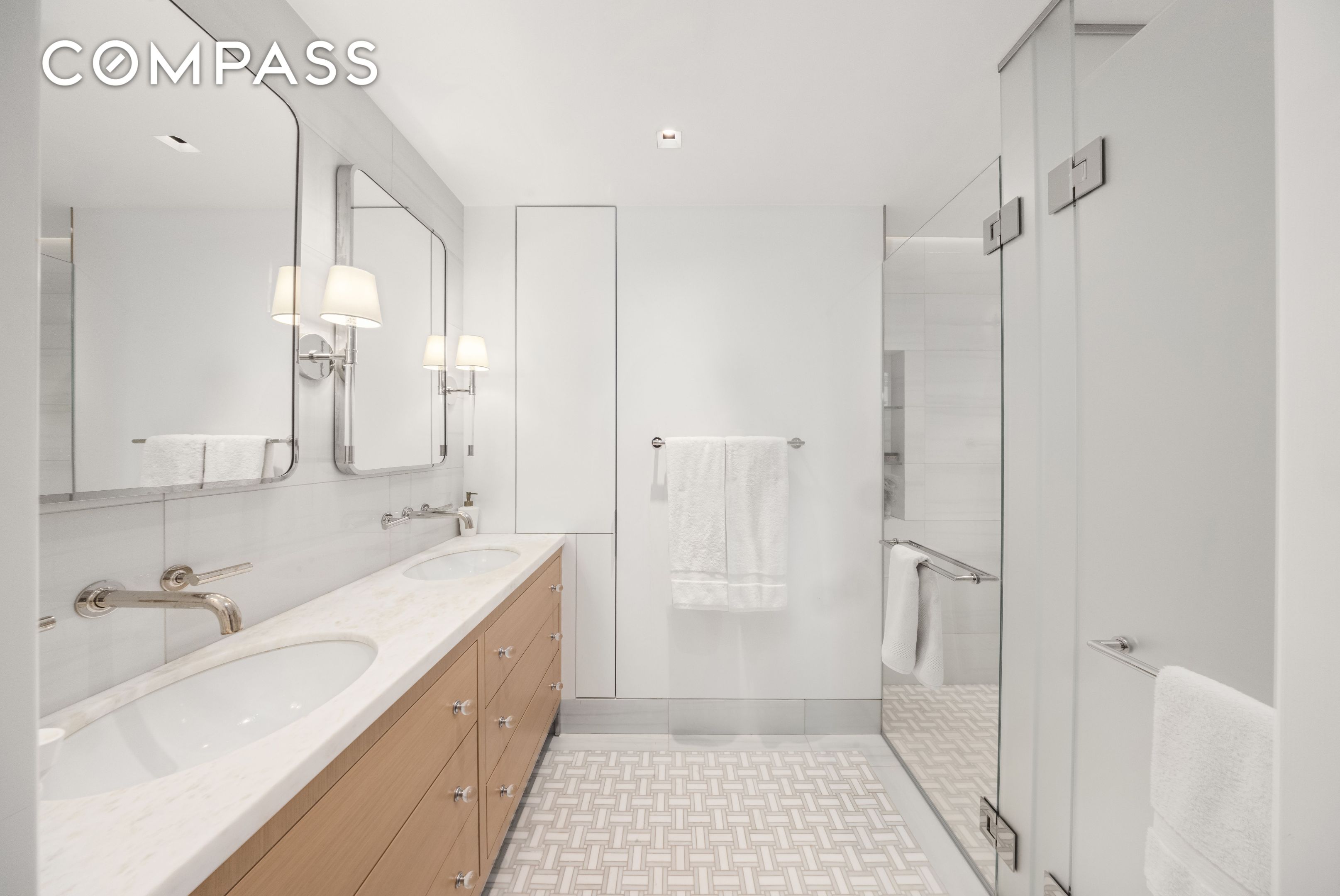 #14 photo, 150 E 69th Street, Lenox Hill , NY 10021