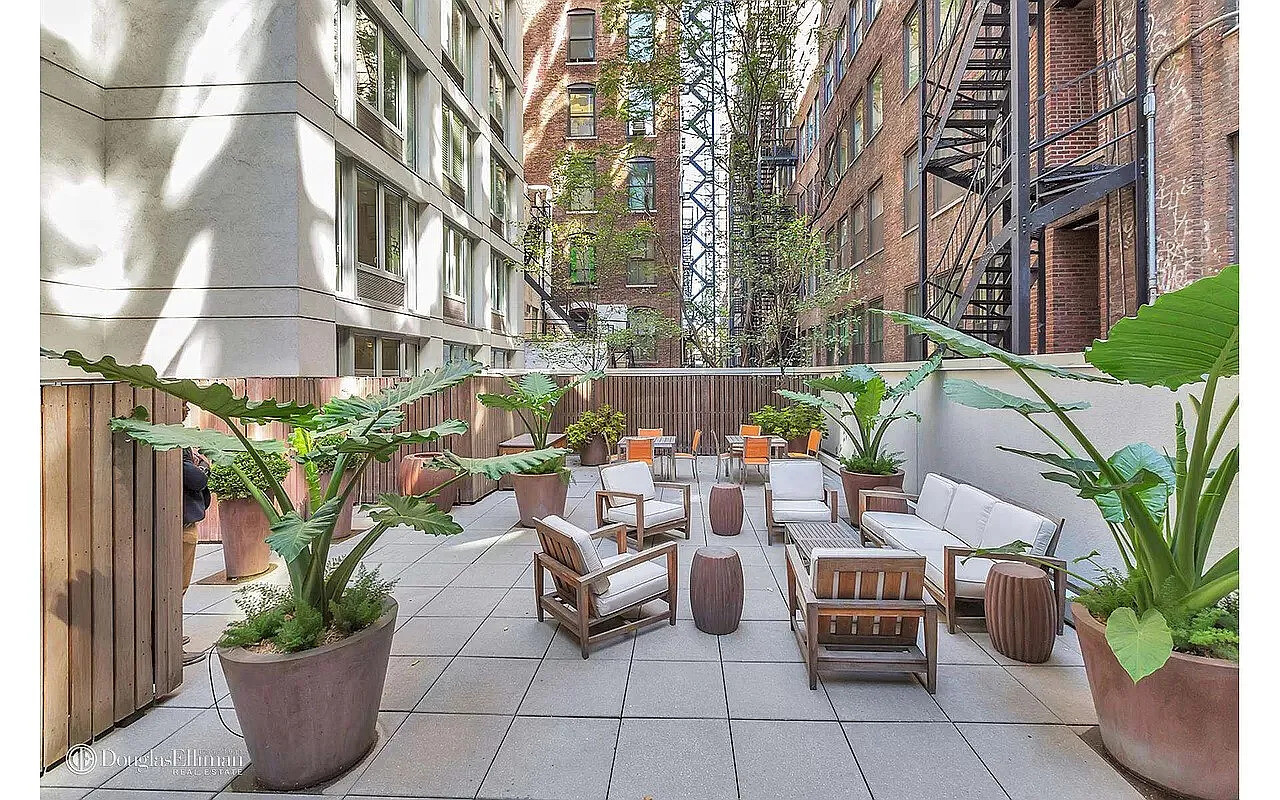 #8 photo, 125 W 21ST Street, Chelsea , NY 10011