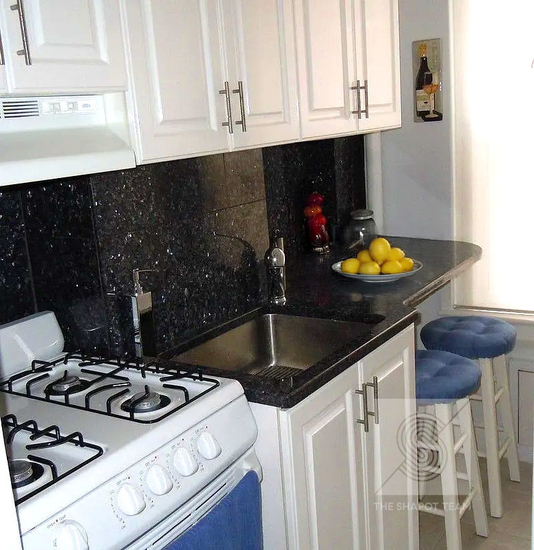 #4 photo, 321 E 54th Street, Манхэттен ‖ Sutton Place , NY 10022