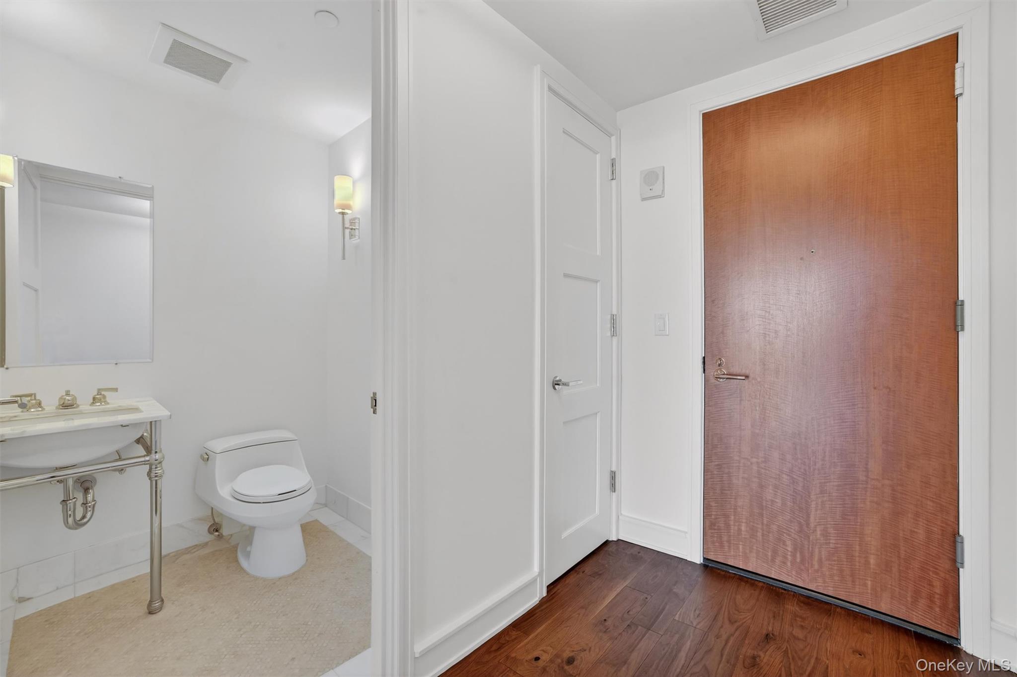 #15 photo, 1 Renaissance Square, White Plains , NY 10601