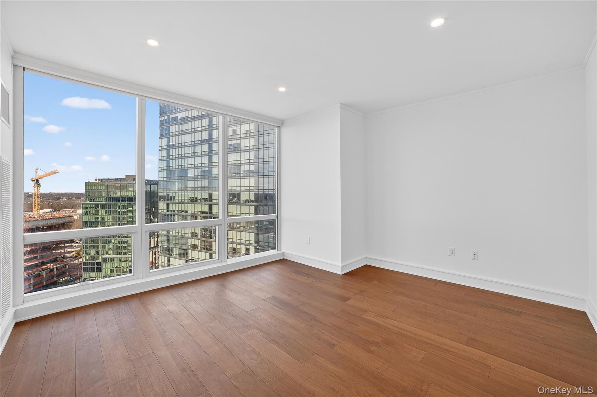 #20 photo, 1 Renaissance Square, White Plains , NY 10601