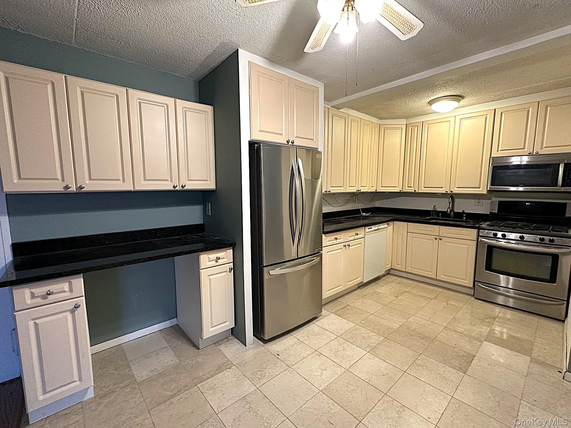 #6 photo, 100 Diplomat Drive, Mount Kisco , NY 10549