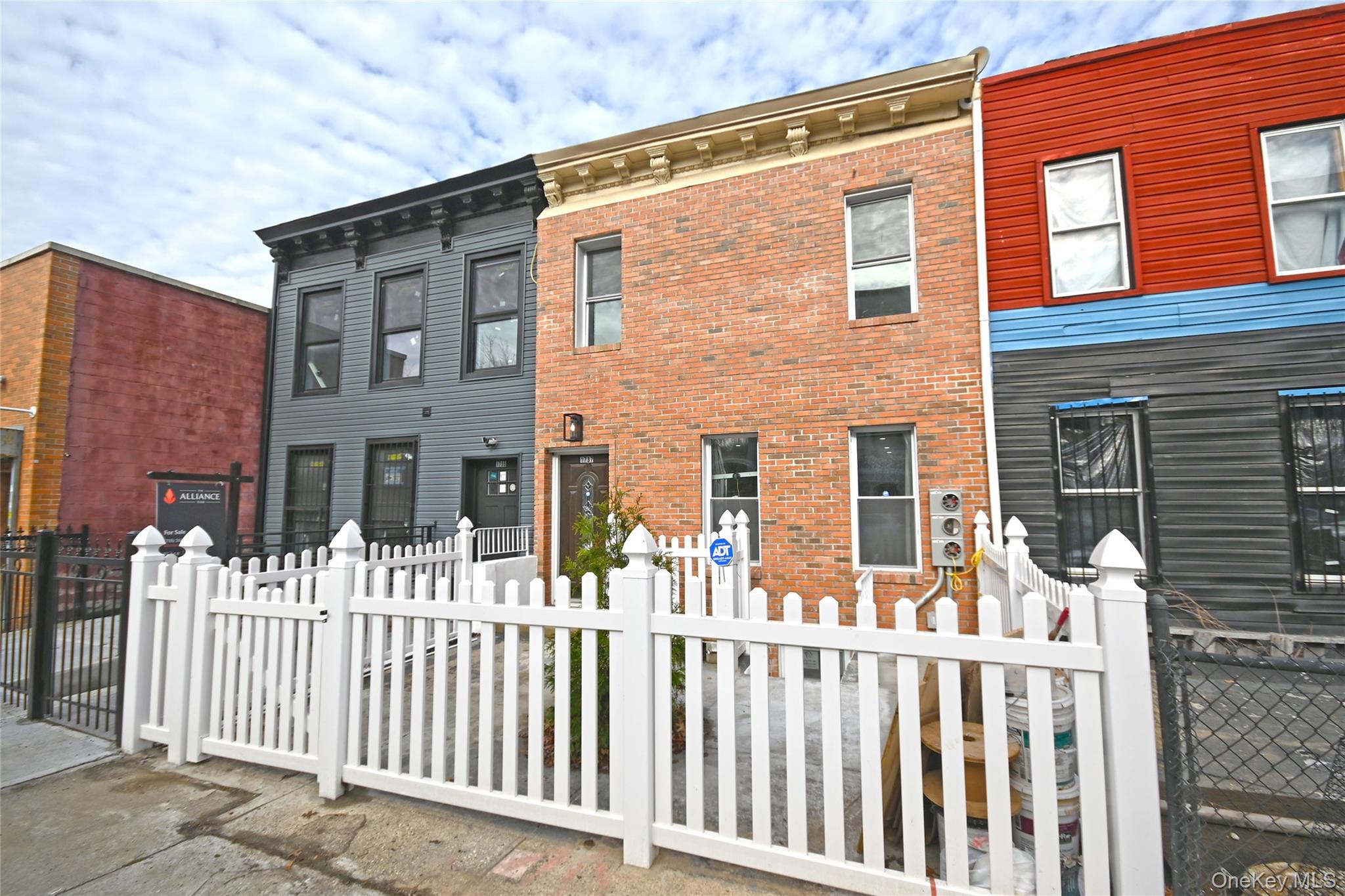 #3 photo, 1737 Pacific Street, Бруклин ‖ Brooklyn , NY 11213