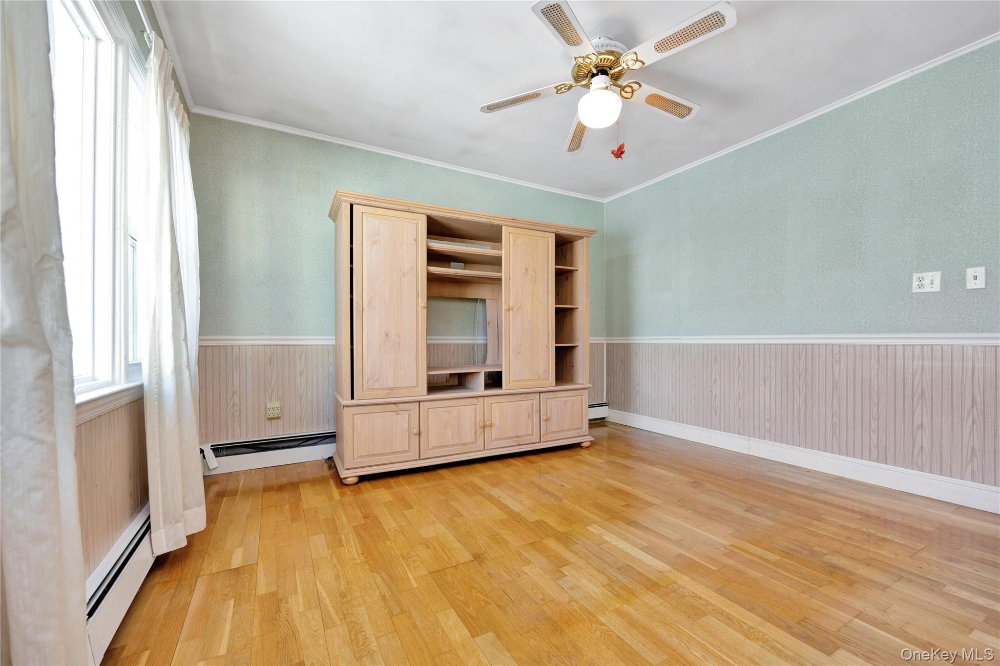 #14 photo, 69 Cottonwood Lane, Westbury , NY 11590