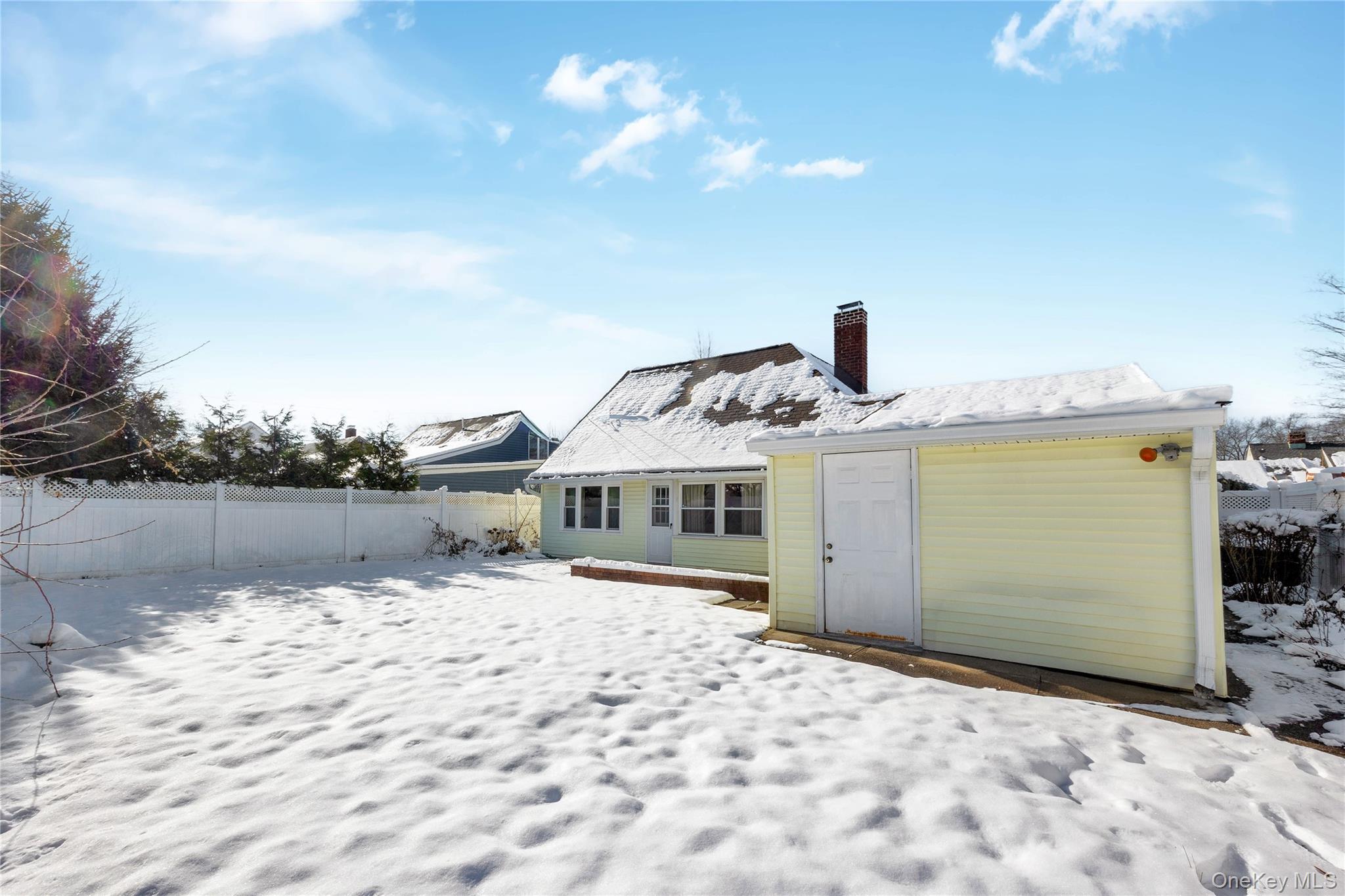 #19 photo, 69 Cottonwood Lane, Westbury , NY 11590