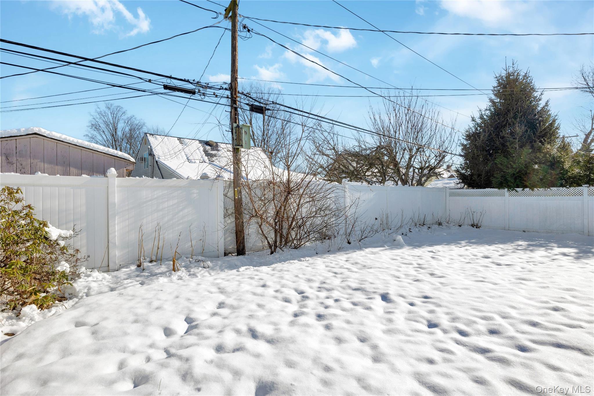 #20 photo, 69 Cottonwood Lane, Westbury , NY 11590