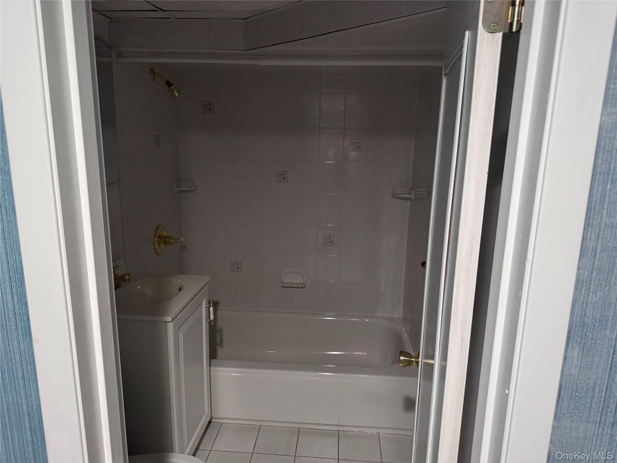 #14 photo, 4 Franklin Street, ناسو Hicksville , NY 11801