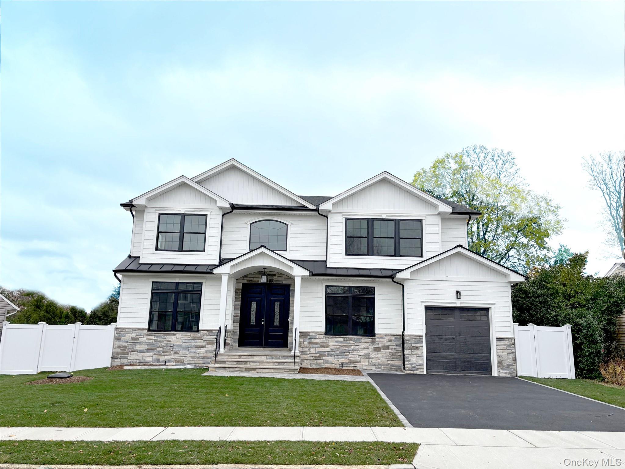 #4 photo, 1750 Henry Road, Merrick , NY 11566