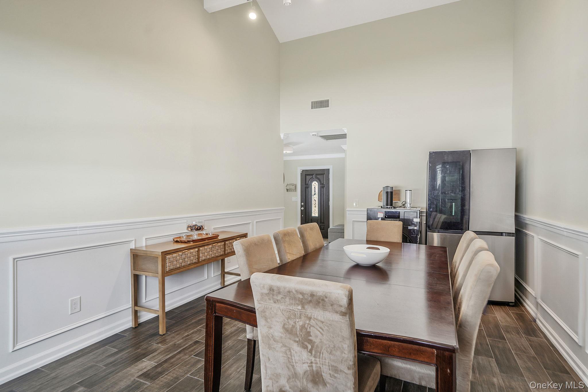 #12 photo, 269 Bridgeport Avenue, 롱 아일랜드 Medford , NY 11763