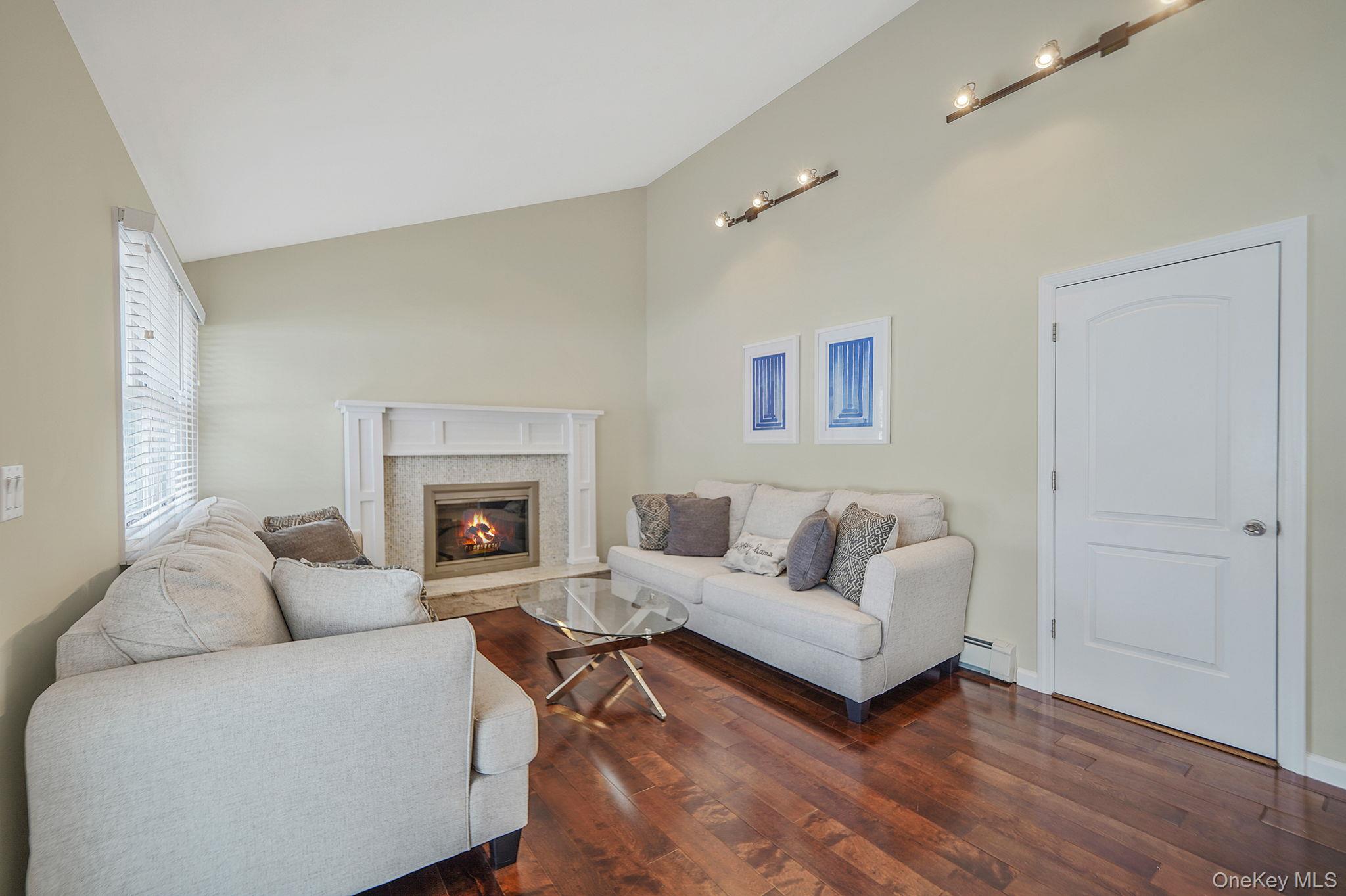 #19 photo, 269 Bridgeport Avenue, 롱 아일랜드 Medford , NY 11763